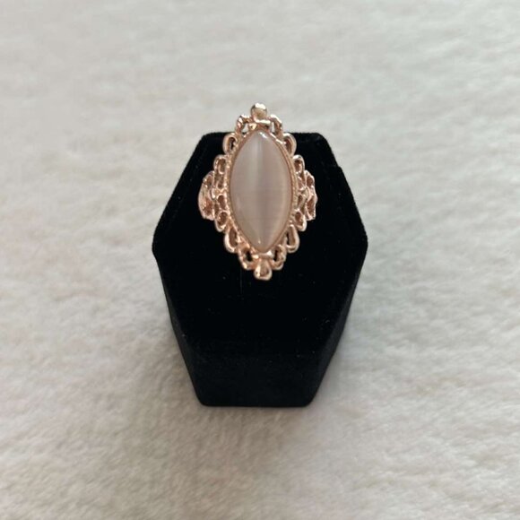 Rose Gold, Retro-Antique Filigree Designed Ring Setting of Light Silky Moonstone - Picture 7 of 8